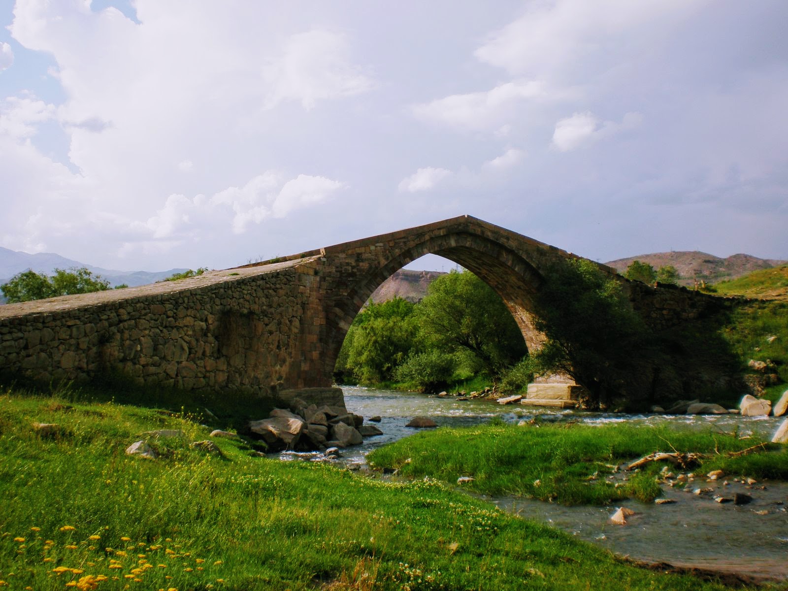 Միջնադարյան կամուրջ